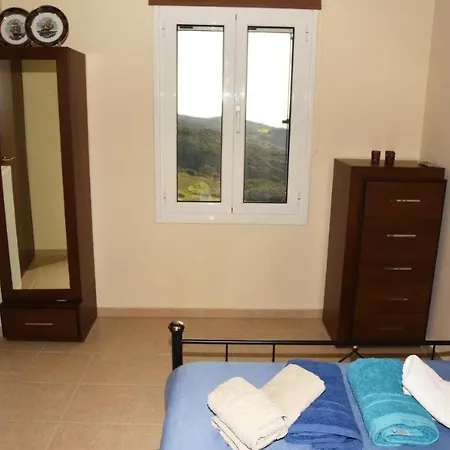 Ferienhaus Andros Country Makrotándalon